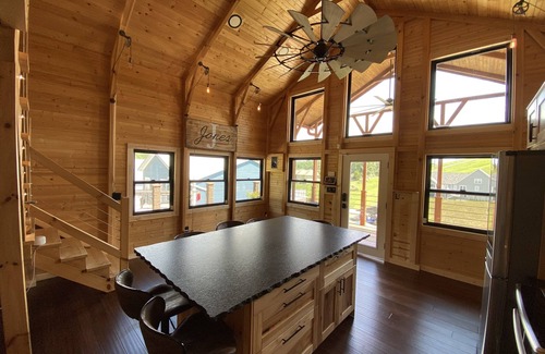 Williamstown Cabin | Ark Encounter - Lake Front Cabin, Large Dock, Screened Porch Outdoor Living!