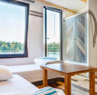 Novi Beograd Bed & Breakfast | ArkaBarka 2- Floating Dream Rooms and Apartments