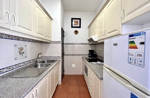 Alporchinhos Apartment | ARMAÇÃO DE PÊRA TWINS 3 by HOMING