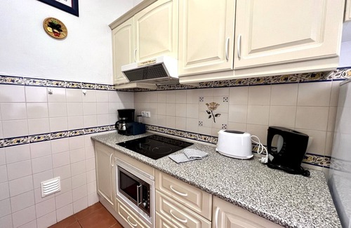 Alporchinhos Apartment | ARMAÇÃO DE PÊRA TWINS 3 by HOMING