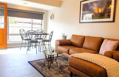 Armidale Apartment | Armidale Cottage on Taylor unit 4