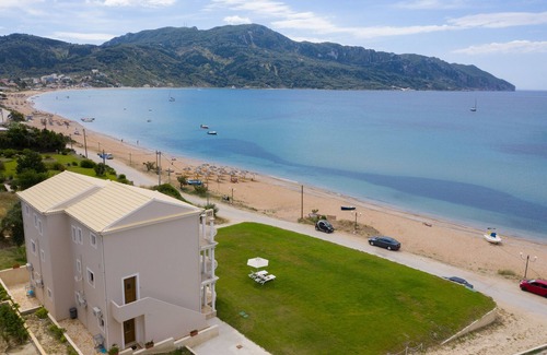 Afionas Apartment | Armikes Beachfront Suite 3 Afionas Corfu