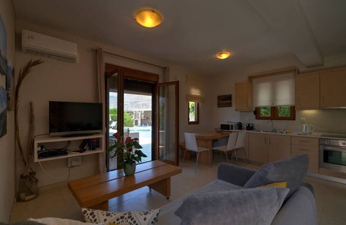 Lefkogeia Villa | Armonia Villa with Sea View