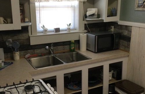Arnolds Park Cottage | Arnolds Park Cozy Cottage & Gazebo Steps to Okoboji Lake & Park