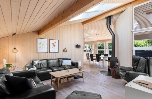 Aalbaek House | "Arny" - 1.5km from the sea by Interhome