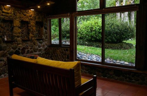 Macas Hotel | Arrayan y Piedra