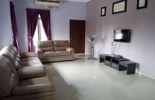 Larut House | ArRayyan Guesthouse & Homestay