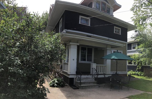 Superior House | Arris House - Historic elegance. Modern conveniences. Chair Lift for Mobility.