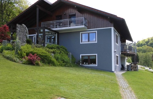 Konzell Apartment | Arrive and feel at home, in a new, large, charming, quiet 5 rose apartment