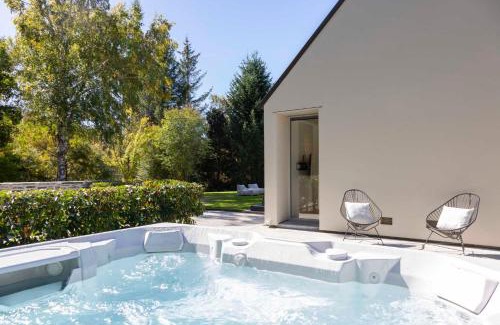 Speargrass Flat House | Arrow Wood - Minutes to Arrowtown, Golf and Wineries - Luxury Living