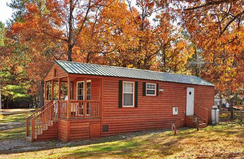 Marquette County Resort | Arrowhead Camping Resort Deluxe Cabin 4
