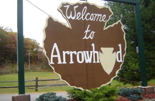 Marquette County Resort | Arrowhead Camping Resort Park Model 10