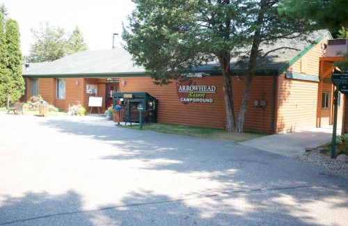 Marquette County Resort | Arrowhead Camping Resort Park Model 10