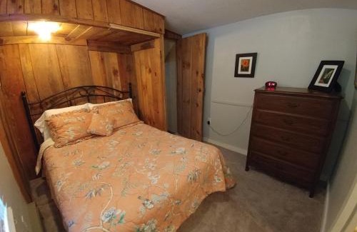 Cullowhee House | Arrowmont Stables & Cabins