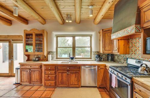 Arroyo Seco House | Arroyo Seco Adobe with Hot Tub Near Taos Ski Valley!