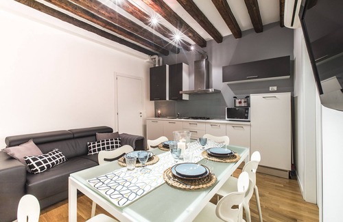 Castello Apartment | Arsenale Design Apartment R&R