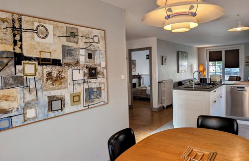 Saint-Pair-sur-Mer Apartment | Art and Vintage seaside apartment 1 minute walk from the beach 4 people