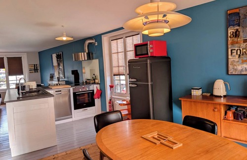 Saint-Pair-sur-Mer Apartment | Art and Vintage seaside apartment 1 minute walk from the beach 4 people