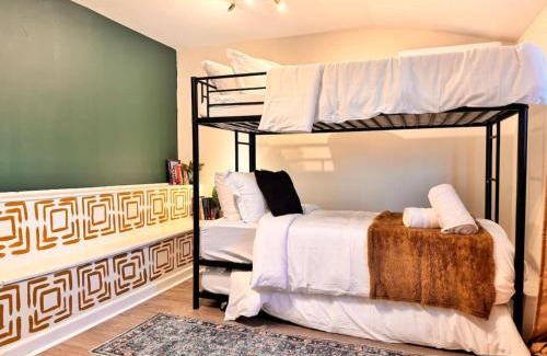 Ann Arbor House | Art Deco Home 3 Min to UOFM