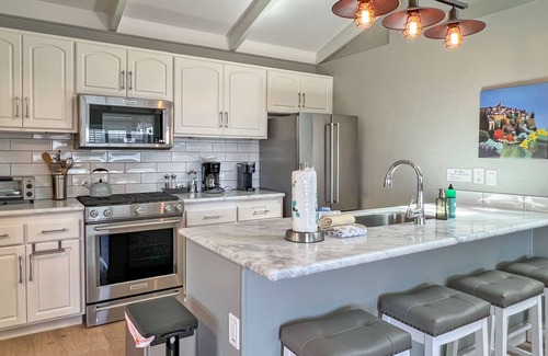 Bodega Bay House | Art Gallery - A quaint upstairs apartment in the town of Bodega Bay.