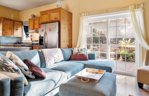 Vallecito House | Art on the Ridge ~ 3-bedroom house in Vallecito with WiFi/heat/AC