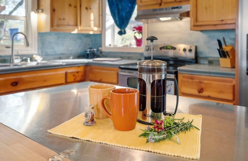 Vallecito House | Art on the Ridge ~ 3-bedroom house in Vallecito with WiFi/heat/AC