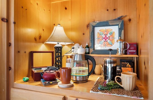 Vallecito House | Art on the Ridge ~ 3-bedroom house in Vallecito with WiFi/heat/AC