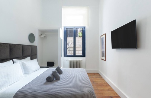 Plaka Hotel | Art Pantheon Deluxe Suite in Plaka Acropolis area