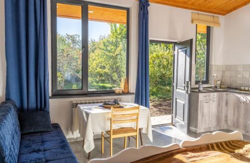 Garni House | Art Rooms Garni (Blue Edition)