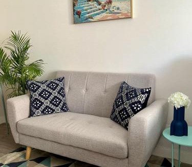 Leuro Apartment | Art28 Studio Apartment