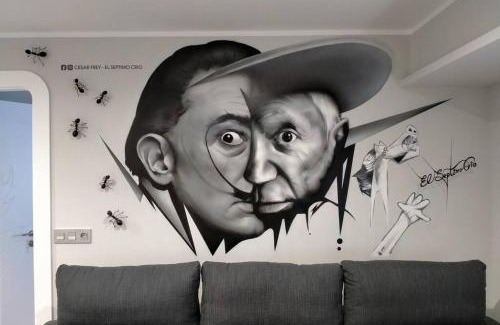 Cimadevilla Apartment | Arte y descanso. Apartamento ubicado al lado del Puerto deportivo, en pleno casco histórico-artístico de Cimadevilla y entre las dos principales playas de Gijón.