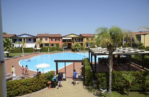 Lido Condo | ARTEMIDE-Pretty villa with garden by the pool.