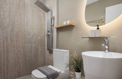 Mets Apartment | Artemis Apartment, Olympian Zeus Apartments