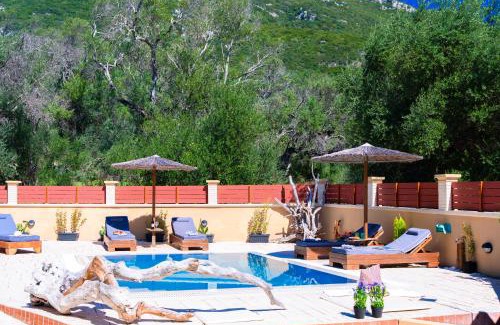 Agios Matthaios House | Artemis Prasoudi Beach