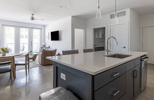 Austin Apartment | Artesian 2BD 1 - Two Bedroom Apartment, Sleeps 4