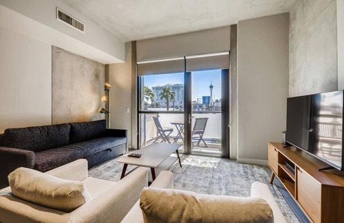 Downtown Las Vegas Condo | artfully innovating new condominium in downtown Las Vegas