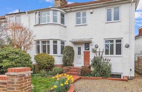 Patcham House | Artist Haven with Parking | By My Getaways