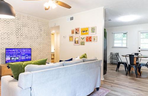 Covington Apartment | Artist's Bungalow - 1/2 mi from Covington Square