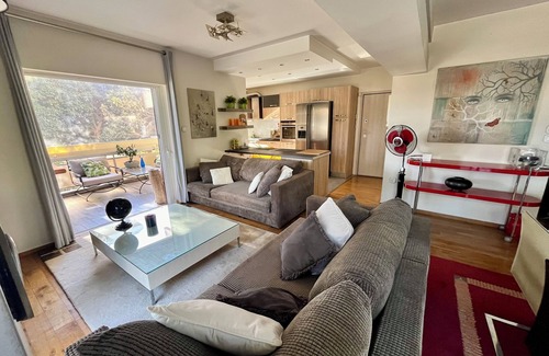 Varkiza Apartment | Artistic 2-bedroom apartment in green & peaceful Vari