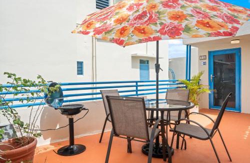 Sagrado Corazon Apartment | Artistic Apartment with Private Open Terrace MM11
