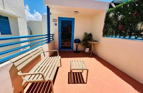 Sagrado Corazon Apartment | Artistic Apartment with Private Open Terrace MM11