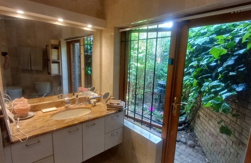 Somerset West House | Artistic house with huge views and natural pool