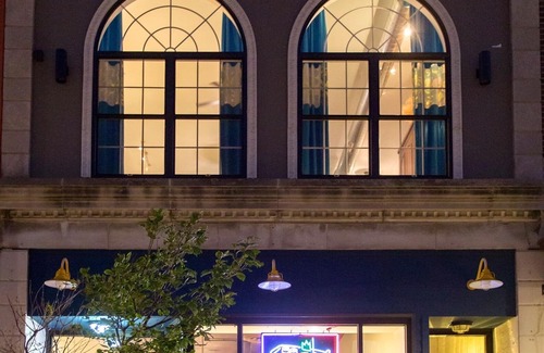 Michigan City House | Artistic Loft close to Lake Michigan beaches, craft breweries & outlet shopping
