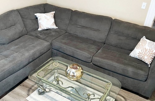 Meriden Apartment | Artistic Quiet Retreat Ideal For Longer Stays