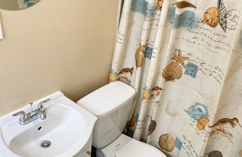 Meriden Apartment | Artistic Quiet Retreat Ideal For Longer Stays