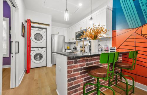 Union City House | Artistic Retreat 10 min to Airport & Near Downtown