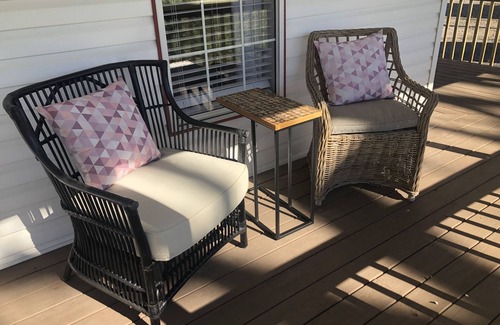 Chickamauga House | Artistic Retreat - Walk Downtown, Sparkling Clean!
