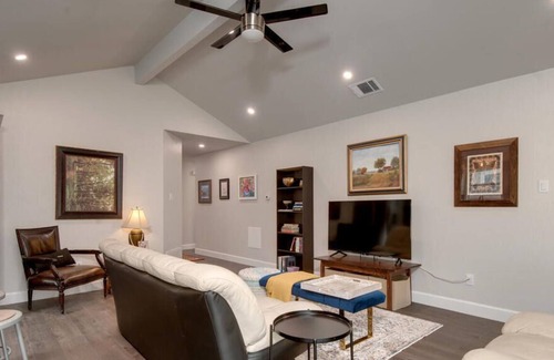 Copperfield House | Artists home in north Austin