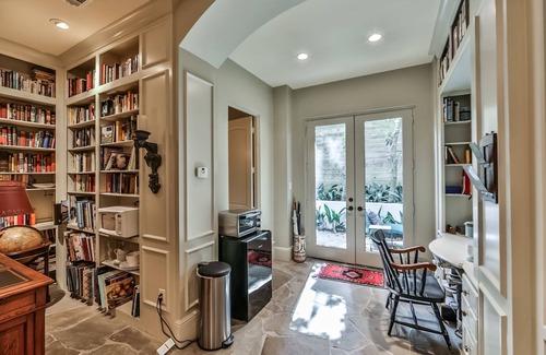 Greenway Plaza-Upper Kirby House | Artist’s Library; Private Swimming Pool in River Oaks Area