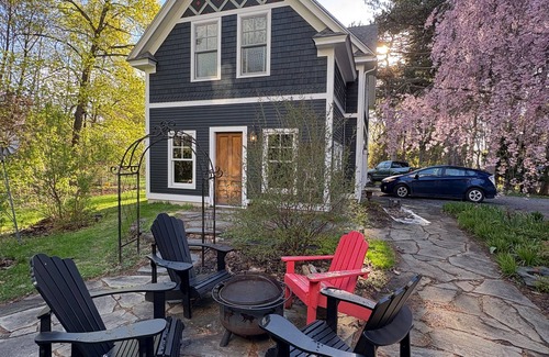 Old North End House | Artists' Victorian Home , Hill Section, close to UVM, Hospital, Downtown